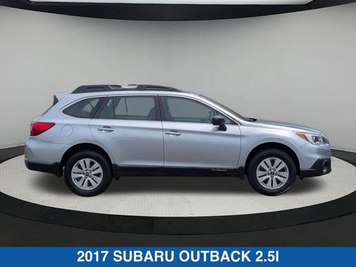 Ice Silver Metallic 2017 Subaru Outback 2.5i