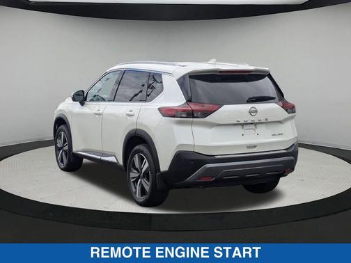 Pearl White Tricoat 2023 Nissan Rogue SL