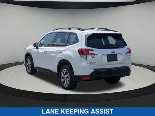 Crystal White Pearl 2023 Subaru Forester Premium