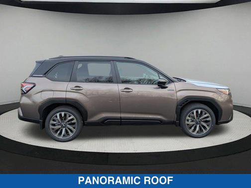 Brilliant Bronze Metallic/Crystal Black Silica 2025 Subaru Forester Hybrid Touring