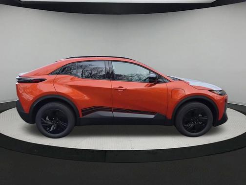 Habanero Orange Metallic 2027 Subaru Uncharted Sport