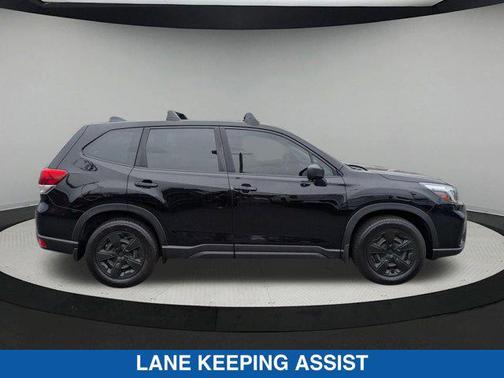 Crystal Black Pearl 2021 Subaru Forester Base