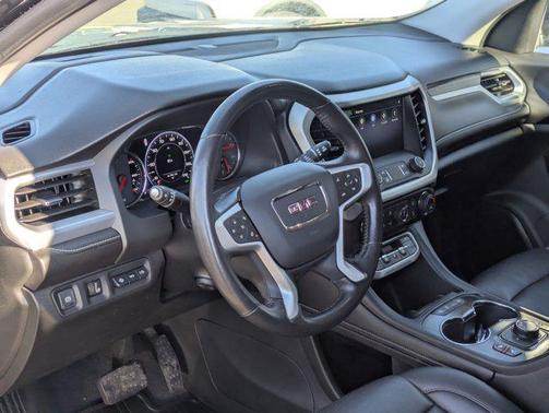 2022 GMC Acadia AWD SLT