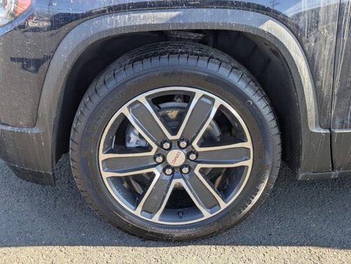 2022 GMC Acadia AWD SLT