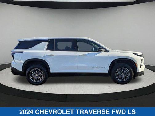 2024 Chevrolet Traverse LS