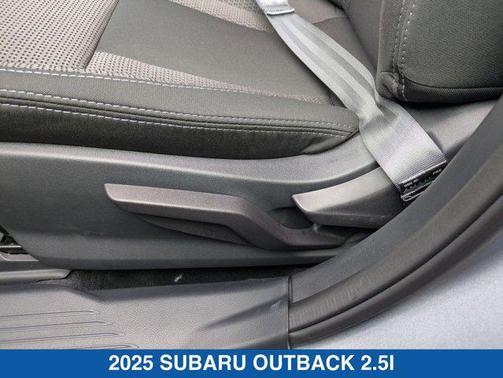 2025 Subaru Outback Base