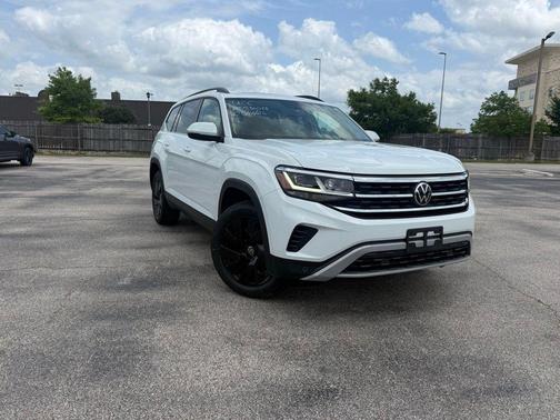 Pure White 2022 Volkswagen Atlas 3.6L SE w/Technology