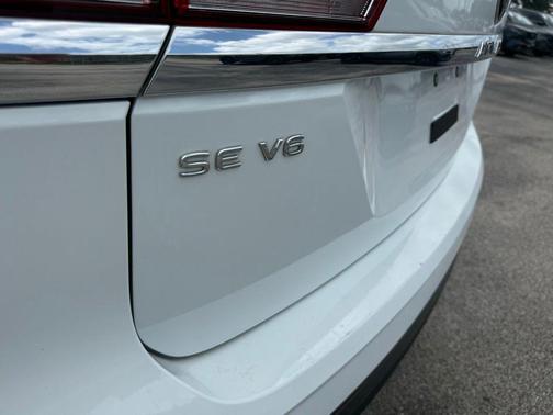 Pure White 2022 Volkswagen Atlas 3.6L SE w/Technology