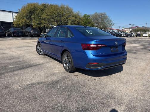 2024 Volkswagen Jetta 1.5T SE