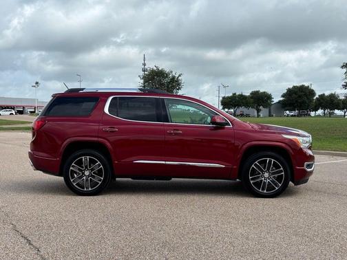 Quartz 2019 GMC Acadia Denali
