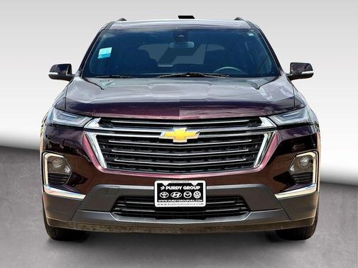 Black Cherry Metallic 2023 Chevrolet Traverse LT Cloth