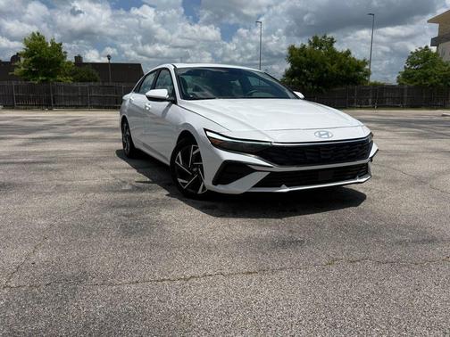 Serenity White 2025 Hyundai ELANTRA SEL