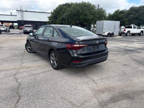 Deep Black Pearl 2024 Volkswagen Jetta 1.5T SE