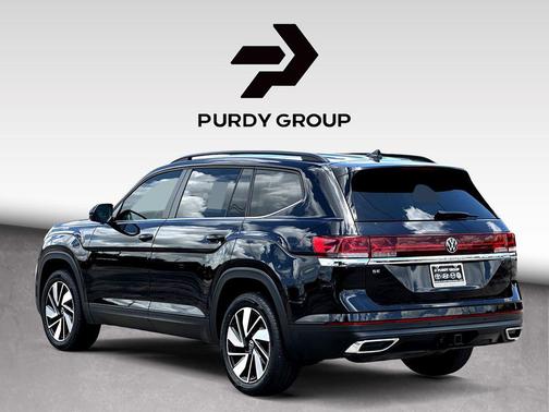 Deep Black Pearl 2024 Volkswagen Atlas 2.0T SE w/Technology