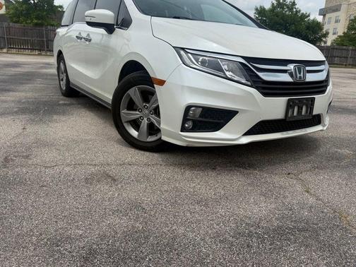 White Diamond Pearl 2019 Honda Odyssey EX-L