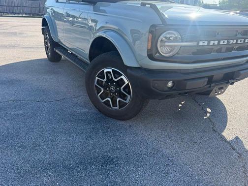 Cactus Gray 2024 Ford Bronco Outer Banks