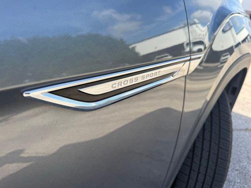 Platinum Gray Metallic 2023 Volkswagen Atlas Cross Sport 2.0T SE