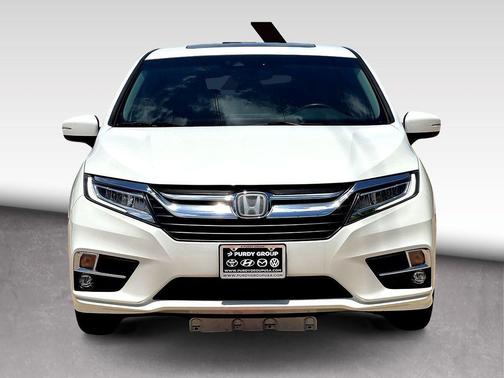 White Diamond Pearl 2019 Honda Odyssey Elite