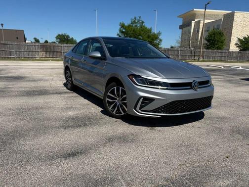 Opal White Pearl 2025 Volkswagen Jetta 1.5T SE