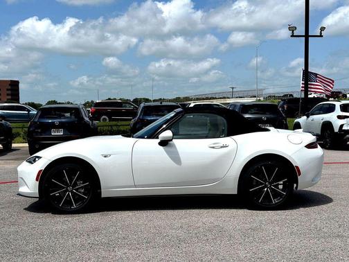 Snowflake White Pearl 2026 Mazda MX-5 Miata Grand Touring