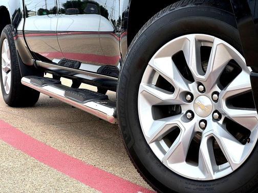 Black 2022 Chevrolet Silverado 1500 Custom