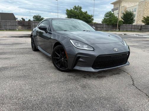Pavement 2024 Toyota GR86 Premium