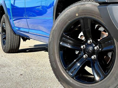 2024 RAM 1500 Classic Warlock Crew Cab 4x2 5'7' Box