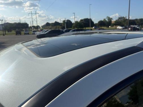 Pearl White Tricoat 2024 Nissan Pathfinder SL FWD