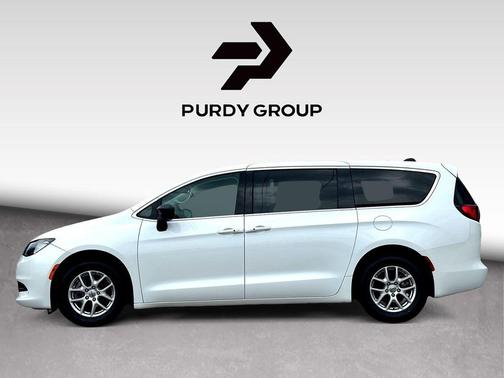 Bright White Clearcoat 2024 Chrysler Voyager LX