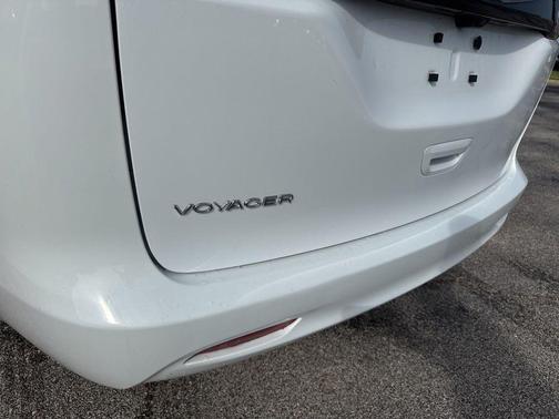 Bright White Clearcoat 2024 Chrysler Voyager LX