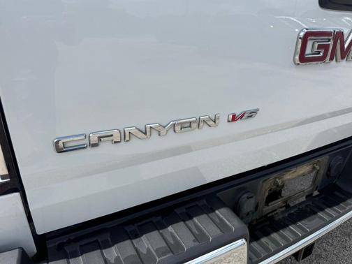 Summit White 2018 GMC Canyon SLT