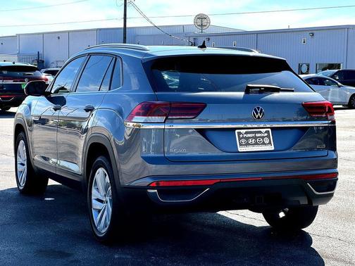2022 Volkswagen Atlas Cross Sport 3.6L V6 SE w/Technology