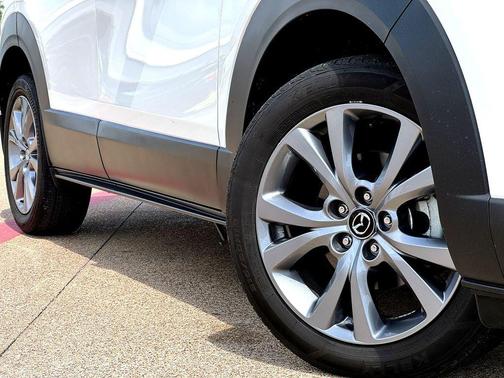 Snowflake White Pearl 2025 Mazda CX-30 2.5 S Preferred Package