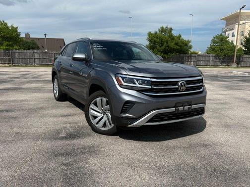 Platinum Gray Metallic 2020 Volkswagen Atlas Cross Sport 3.6L V6 SE w/Technology