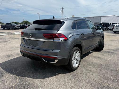 Platinum Gray Metallic 2020 Volkswagen Atlas Cross Sport 3.6L V6 SE w/Technology