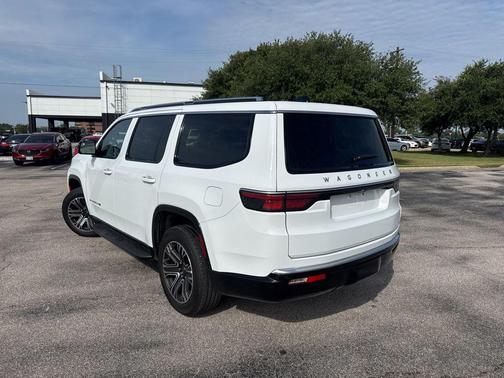 Bright White Clearcoat 2025 Jeep Wagoneer Carbide 4x4