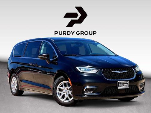 Brilliant Black Crystal Pearlcoat 2023 Chrysler Pacifica Touring L