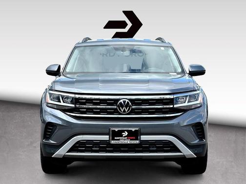 Platinum Gray Metallic 2023 Volkswagen Atlas 3.6L SE w/Technology