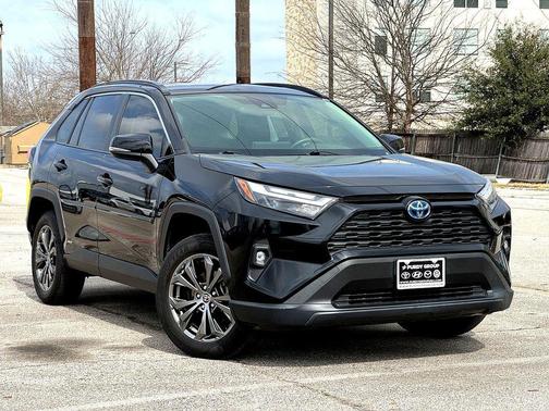 2022 Toyota RAV4 Hybrid XLE Premium