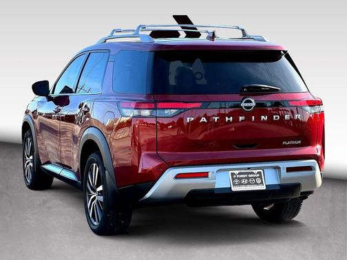2023 Nissan Pathfinder Platinum FWD
