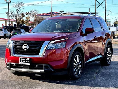 2023 Nissan Pathfinder Platinum FWD