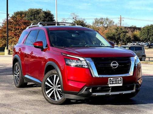 2023 Nissan Pathfinder Platinum FWD