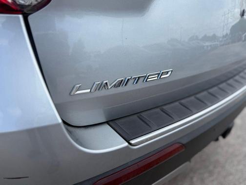 Iconic Silver Metallic 2020 Ford Explorer Limited