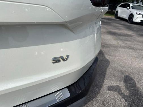 Pearl White Tricoat 2021 Nissan Rogue SV