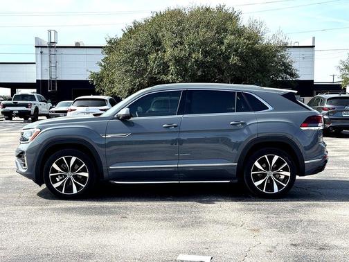 2024 Volkswagen Atlas Cross Sport 2.0T SEL Premium