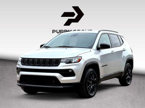 Silver Zynith Metallic Clearcoat 2025 Jeep Compass Latitude