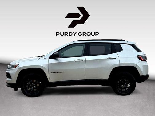 Silver Zynith Metallic Clearcoat 2025 Jeep Compass Latitude
