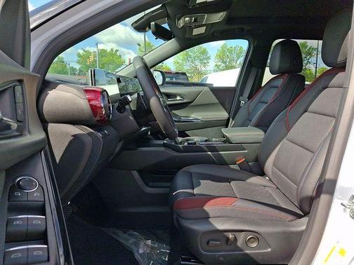 Polar White 2026 Chevrolet Equinox RS