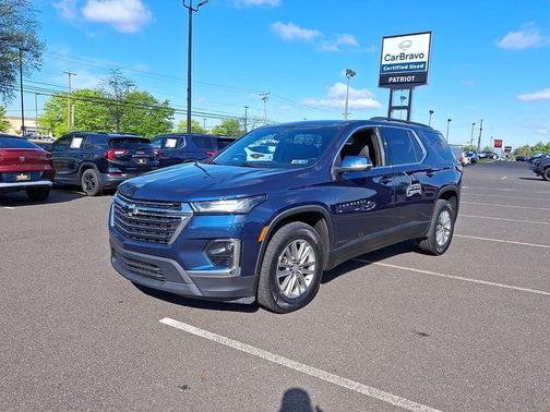 Blue Metallic 2023 Chevrolet Traverse LT Cloth