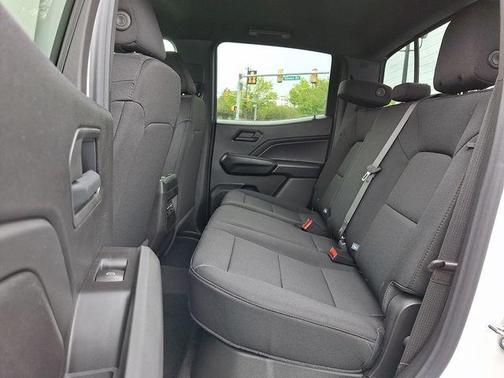 Summit White 2026 Chevrolet Colorado WT